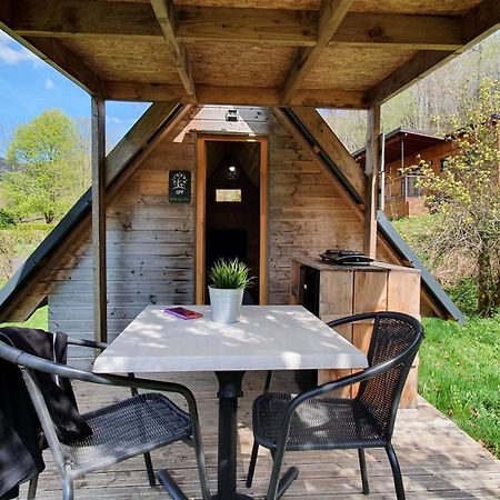 Camping Les Vernieres La Bourboule Sancy エクステリア 写真