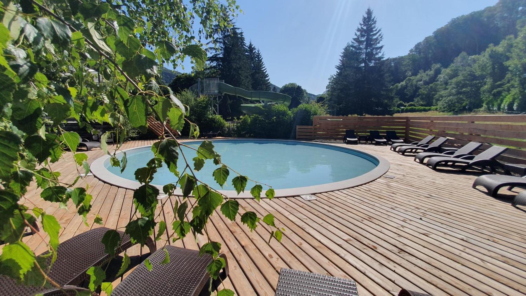 Camping Les Vernieres La Bourboule Sancy エクステリア 写真